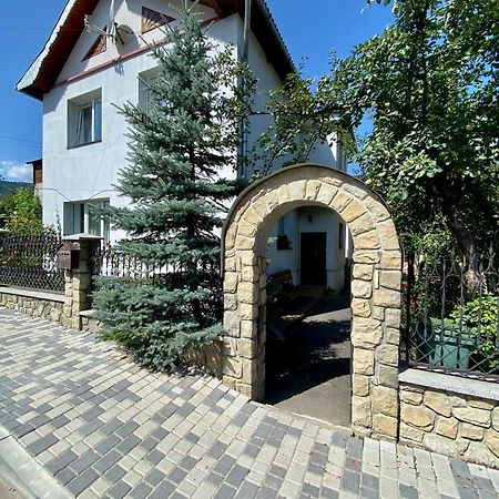 Zyma_Lito Guest House Яремча Экстерьер фото