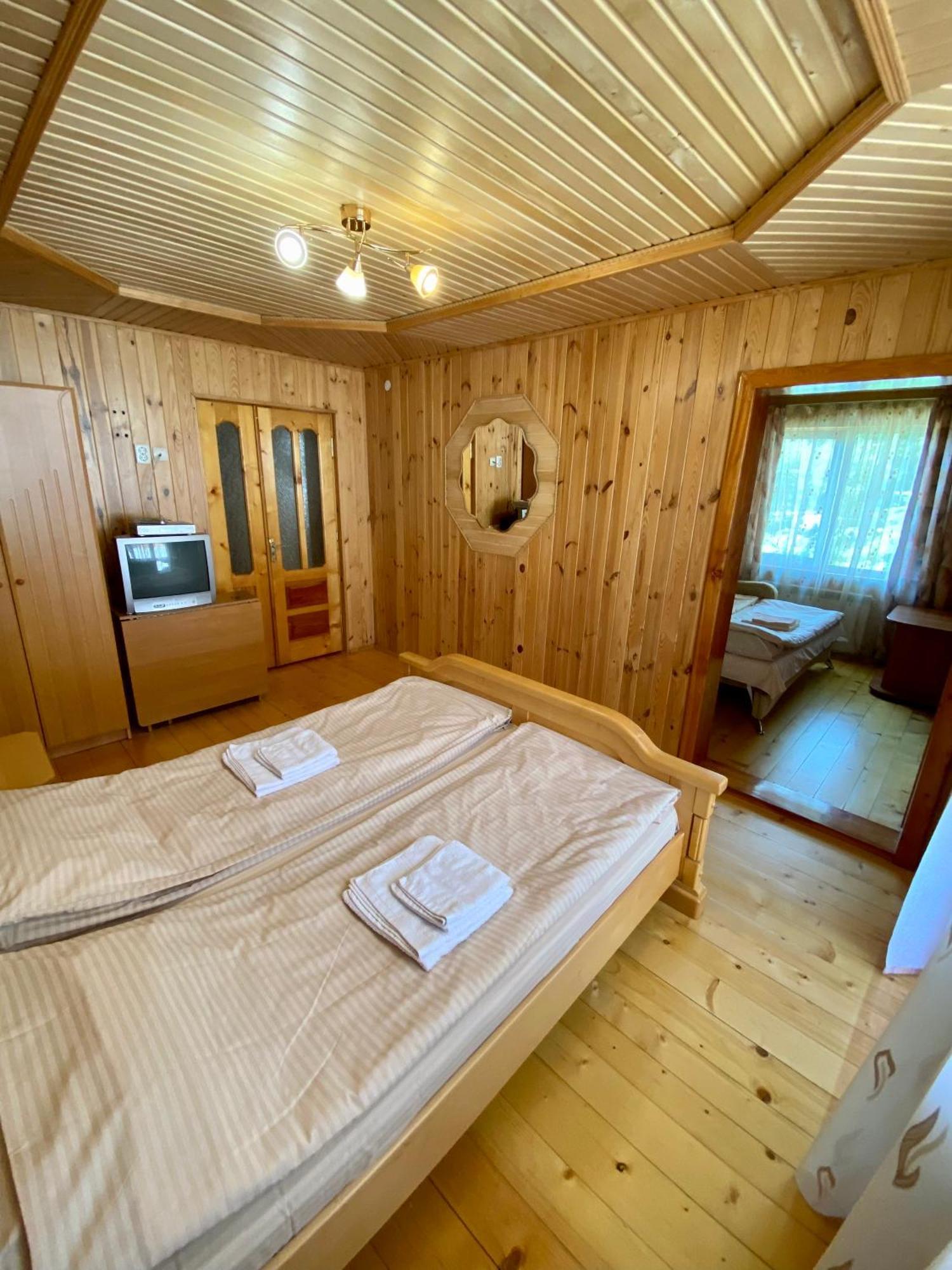Zyma_Lito Guest House Яремча Экстерьер фото