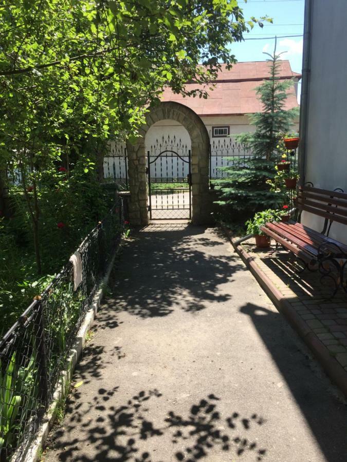 Zyma_Lito Guest House Яремча Экстерьер фото